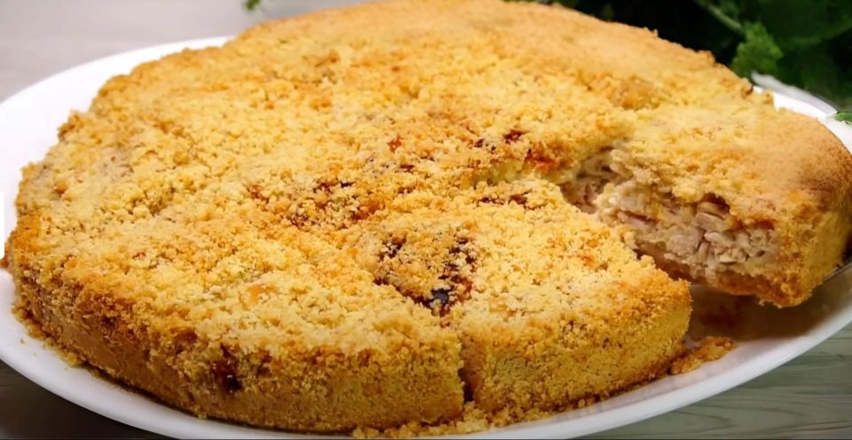 Не пирог, а восторг: подаём на стол «королевскую ватрушку» с курицей — готовится и съедается быстро