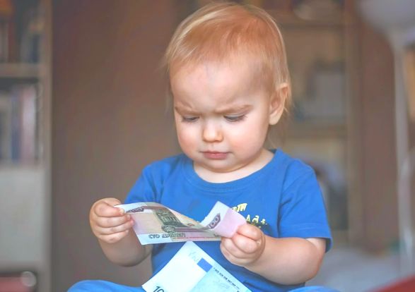 Как получить детские пособия для неработающих граждан в 2025 году