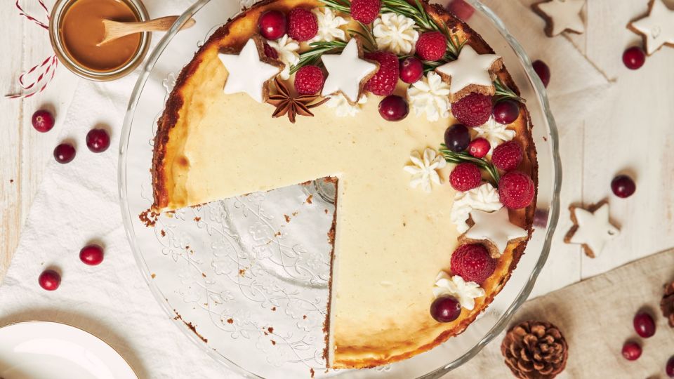 Этот нежнейший «Сметанник» сметут со стола за минуту: готовится без выпечки и коржей