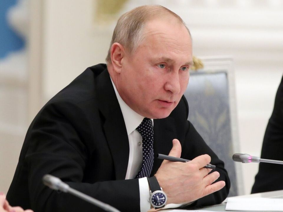 Новые правила в условиях ЧС: Путин подписал закон об особенностях регулирования