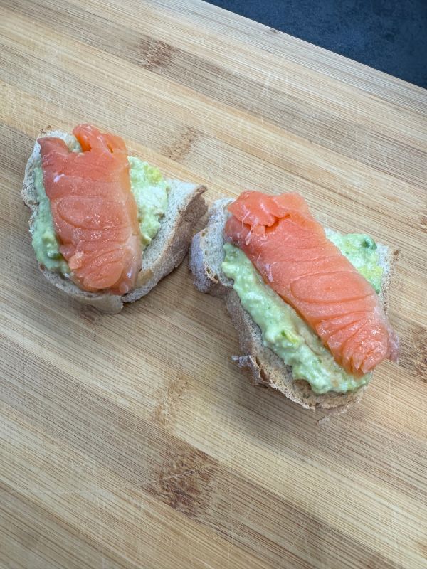 Полезная намазка из авокадо и тофу: здоровая альтернатива для перекусов и праздников