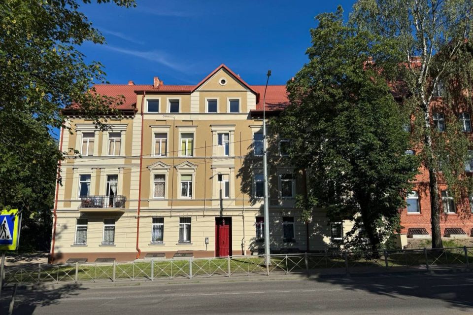         1925