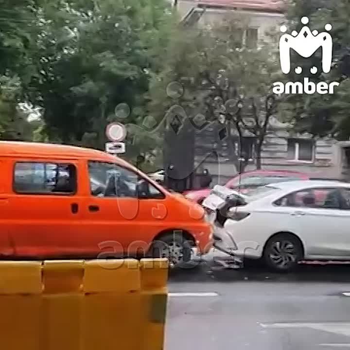     -        ,   