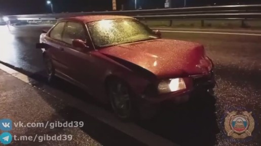 Гурьевский район.  . 22.10.2025 в 21:45 на 21 км автомобильной дороги «Калининград-Черняховск-Нестеров граница с Литовской республикой», 21-летний водительавтомобиля «БМВ», не имеющий водительского удостоверения, двигаясь со...