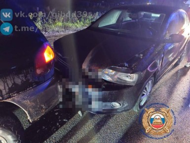 По оперативной информации, сегодня,24.10.2025 в районе 18 часов на автодороге «Северный обход» (в районе СНТ «Золотой петушок») произошло столкновение трех транспортных средств