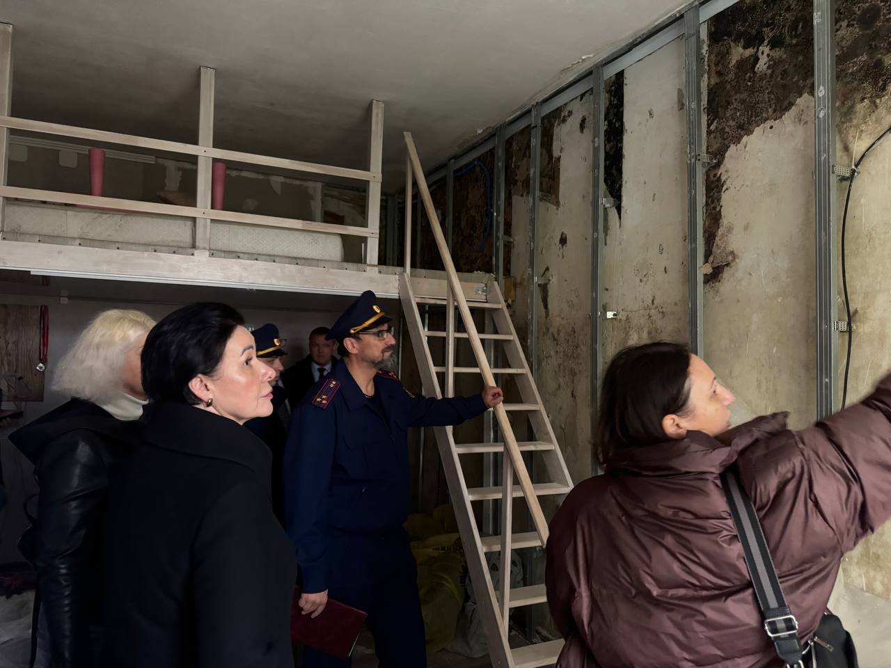 Руководитель СУ СК России по Калининградской области Дмитрий Георгиевич Канонеров провел выездной личный прием жителей города Калининграда по вопросам нарушения их жилищных прав Руководитель СУ СК России по Калининградской области Дмитрий Георгиевич Канонеров провел выездной личный прием жителей города Калининграда по вопросам нарушения их жилищных прав