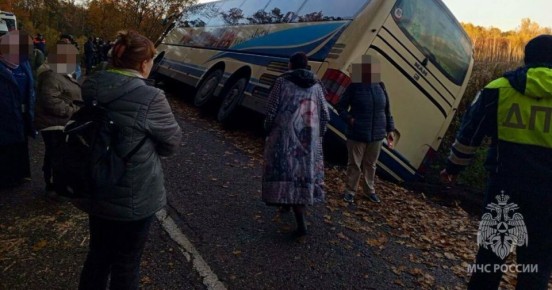 Под Полесском улетел в кювет автобус с туристами Там находилось 40 человек
