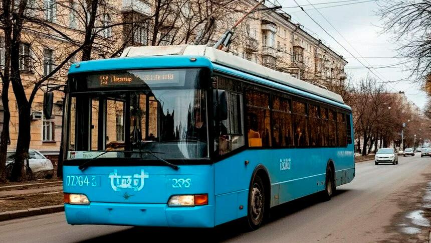 В Калининграде дверцы троллейбуса сжали 9-летнему мальчику горло, лишив возможности сделать вдох