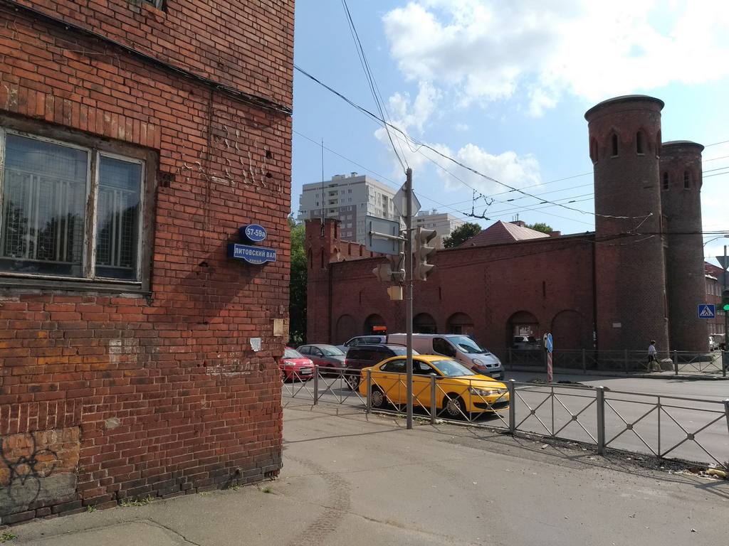 В Калининграде проводят мониторинг работы 42 светофоров