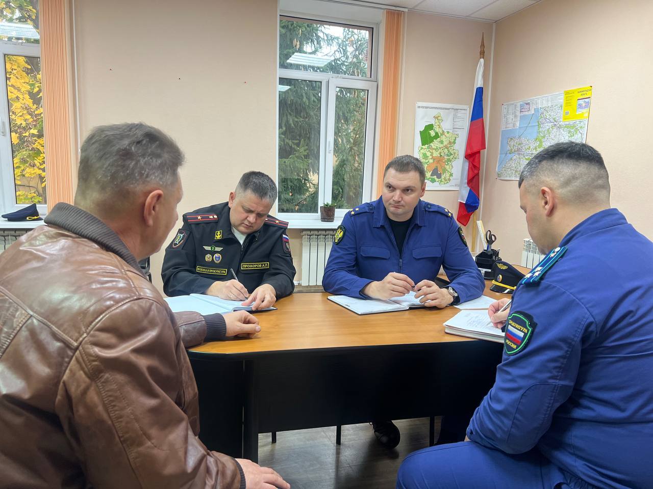 Заместитель прокурора области Роман Ерисковский представил назначенного Гусевского городского прокурора и провел прием граждан Заместитель прокурора области Роман Ерисковский представил назначенного Гусевского городского прокурора и провел прием граждан