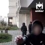 Парню чуть не прилетело трубой по голове у ЖК "Восток" — её скинули школьники