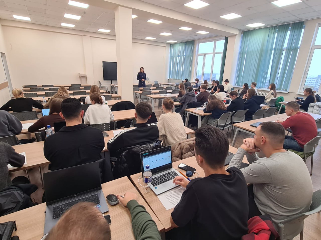 Старший помощник руководителя регионального управления СКР встретилась со студентами высших учебных заведений города Старший помощник руководителя регионального управления СКР встретилась со студентами высших учебных заведений города