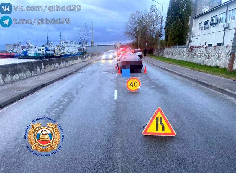 Водитель пыталась поднять сбитого её машиной мальчика на ноги