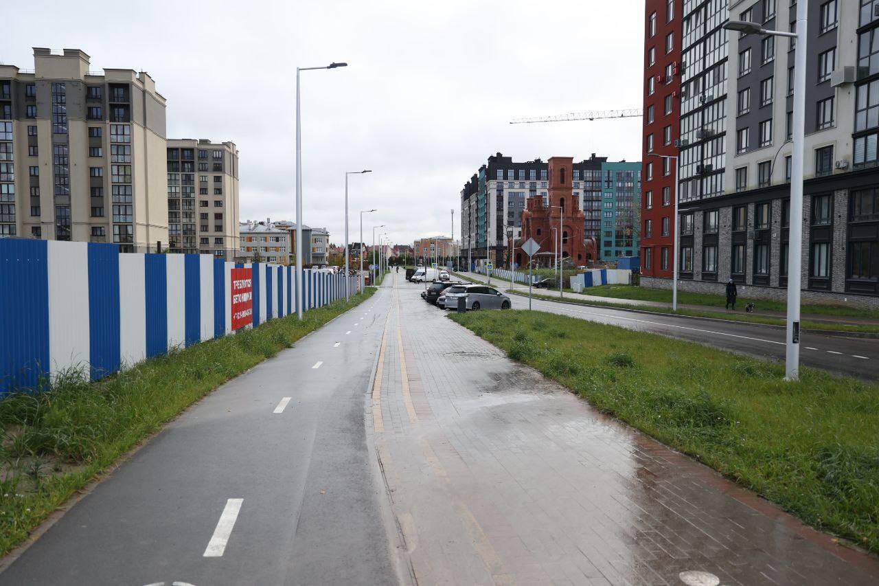 Елена Дятлова: Вместе с губернатором Калининградской области Алексеем Сергеевичем Беспрозванных проверили, как ведется строительство новой школы на улице Героя России Мариенко и обсудили другие важные вопросы, касающиеся... Елена Дятлова: Вместе с губернатором Калининградской области Алексеем Сергеевичем Беспрозванных проверили, как ведется строительство новой школы на улице Героя России Мариенко и обсудили другие важные вопросы, касающиеся...