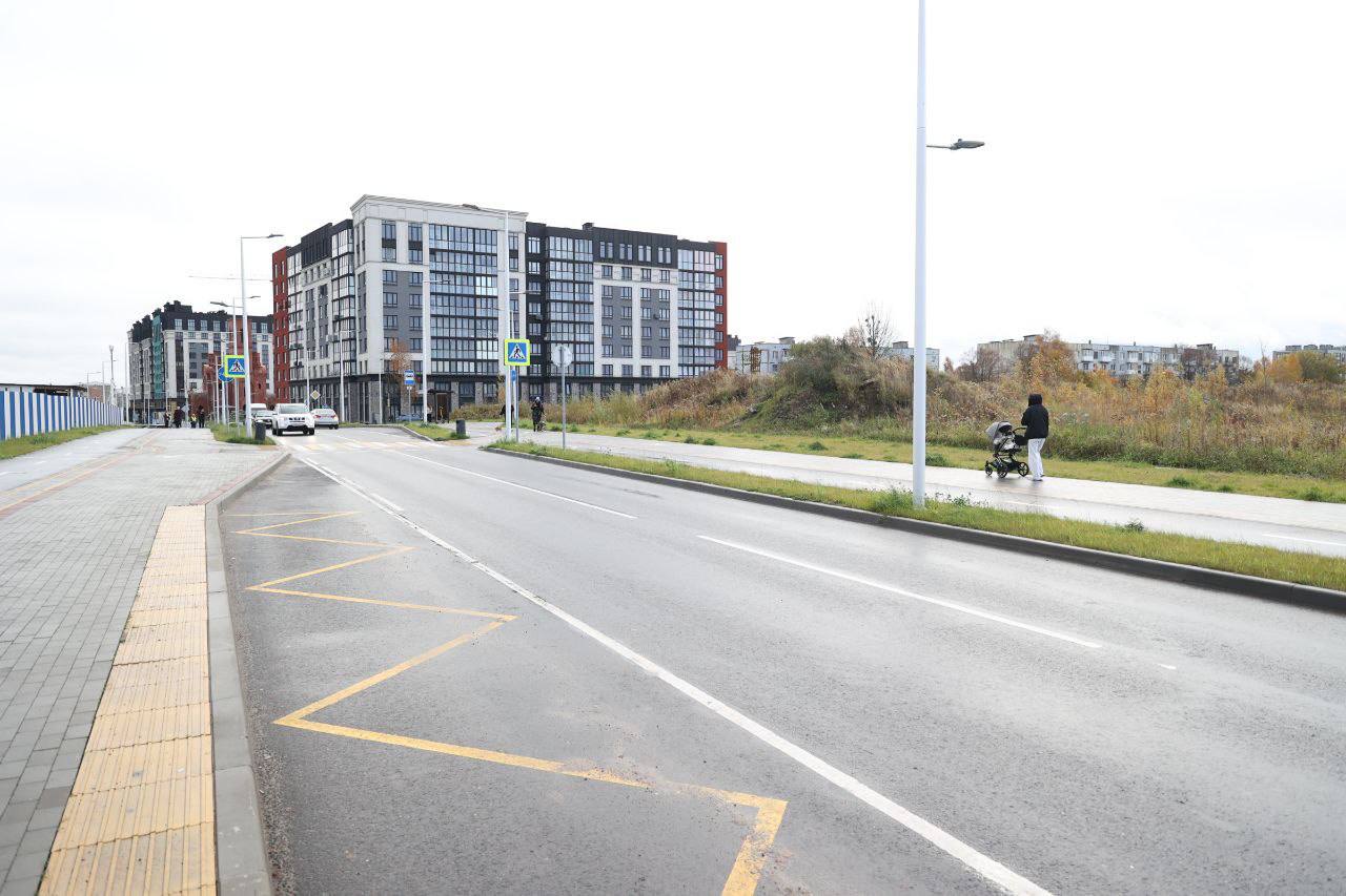 Елена Дятлова: Вместе с губернатором Калининградской области Алексеем Сергеевичем Беспрозванных проверили, как ведется строительство новой школы на улице Героя России Мариенко и обсудили другие важные вопросы, касающиеся... Елена Дятлова: Вместе с губернатором Калининградской области Алексеем Сергеевичем Беспрозванных проверили, как ведется строительство новой школы на улице Героя России Мариенко и обсудили другие важные вопросы, касающиеся...