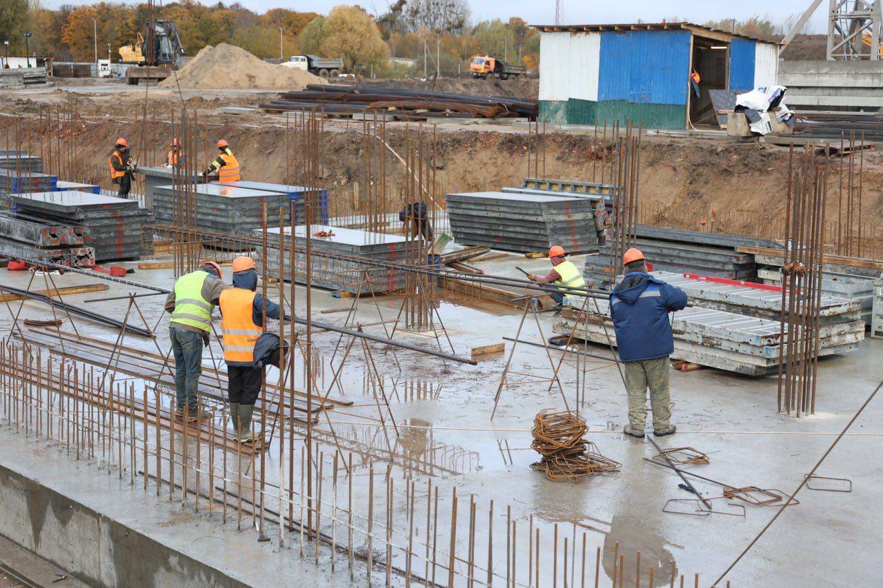 Елена Дятлова: Вместе с губернатором Калининградской области Алексеем Сергеевичем Беспрозванных проверили, как ведется строительство новой школы на улице Героя России Мариенко и обсудили другие важные вопросы, касающиеся... Елена Дятлова: Вместе с губернатором Калининградской области Алексеем Сергеевичем Беспрозванных проверили, как ведется строительство новой школы на улице Героя России Мариенко и обсудили другие важные вопросы, касающиеся...