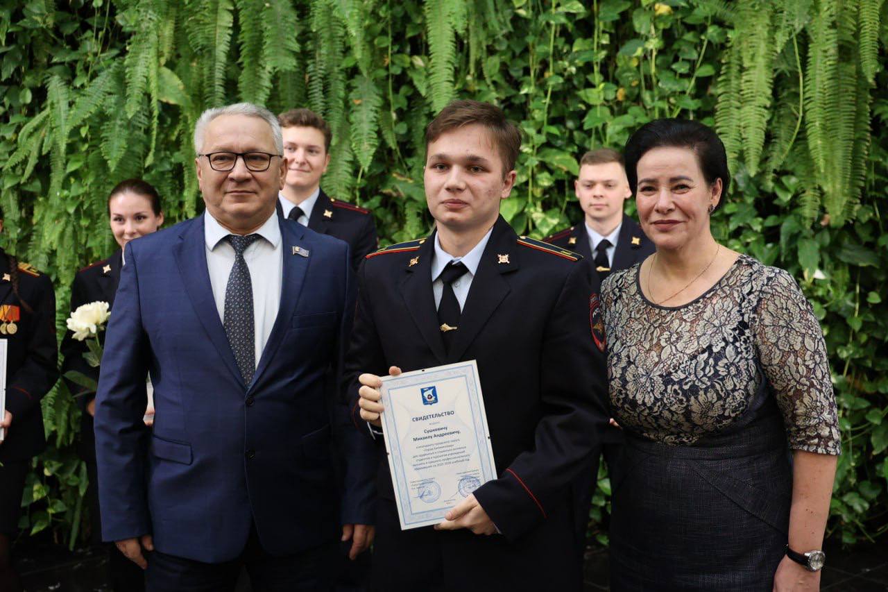 Елена Дятлова: Сегодня с коллегами вручили свидетельства стипендиатов городского округа «Город Калининград» студентам и курсантам учреждений высшего и среднего профессионального образования Елена Дятлова: Сегодня с коллегами вручили свидетельства стипендиатов городского округа «Город Калининград» студентам и курсантам учреждений высшего и среднего профессионального образования