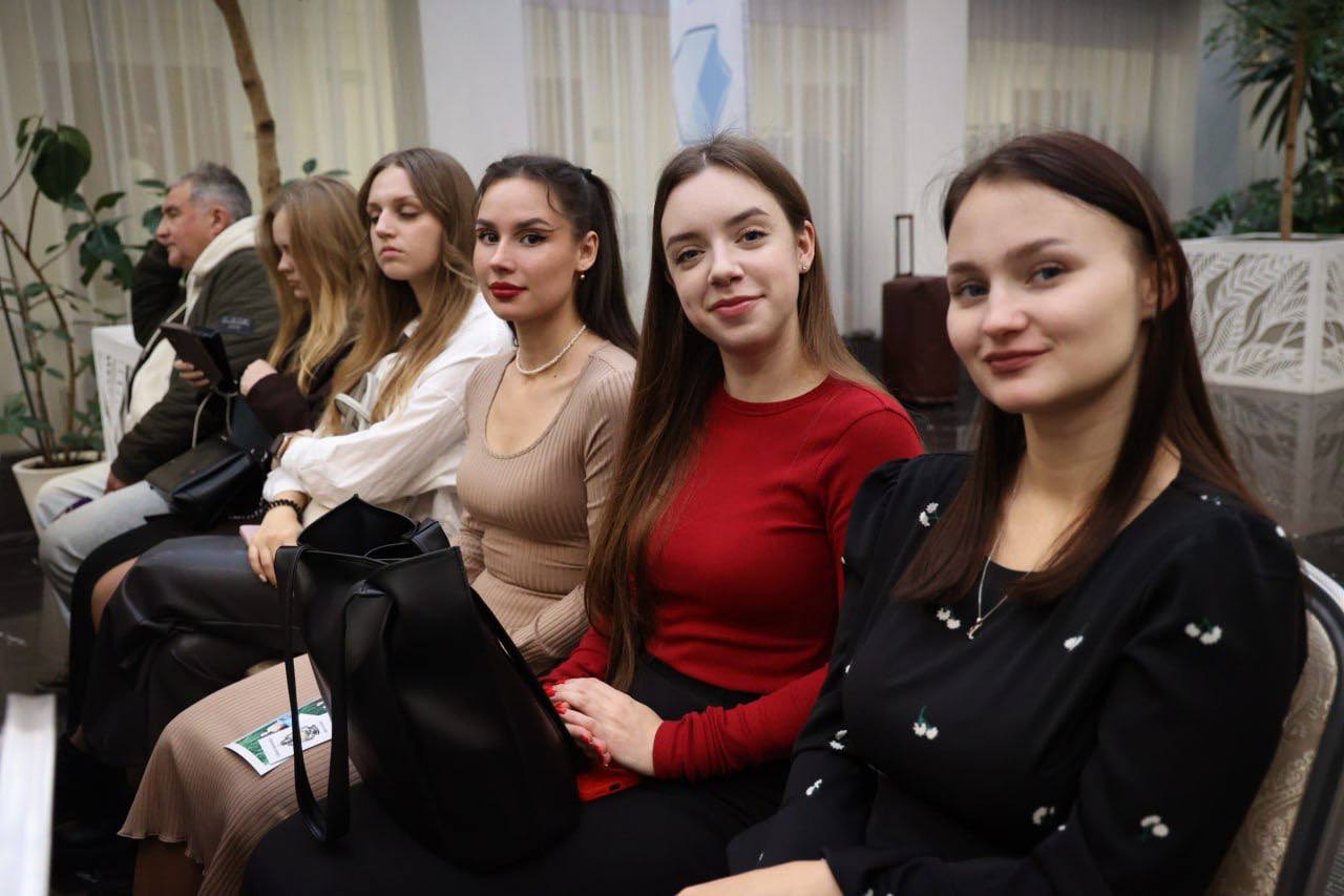 Елена Дятлова: Сегодня с коллегами вручили свидетельства стипендиатов городского округа «Город Калининград» студентам и курсантам учреждений высшего и среднего профессионального образования Елена Дятлова: Сегодня с коллегами вручили свидетельства стипендиатов городского округа «Город Калининград» студентам и курсантам учреждений высшего и среднего профессионального образования