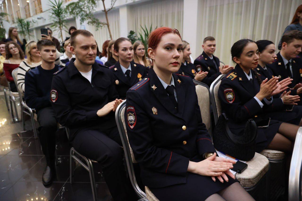 Елена Дятлова: Сегодня с коллегами вручили свидетельства стипендиатов городского округа «Город Калининград» студентам и курсантам учреждений высшего и среднего профессионального образования Елена Дятлова: Сегодня с коллегами вручили свидетельства стипендиатов городского округа «Город Калининград» студентам и курсантам учреждений высшего и среднего профессионального образования