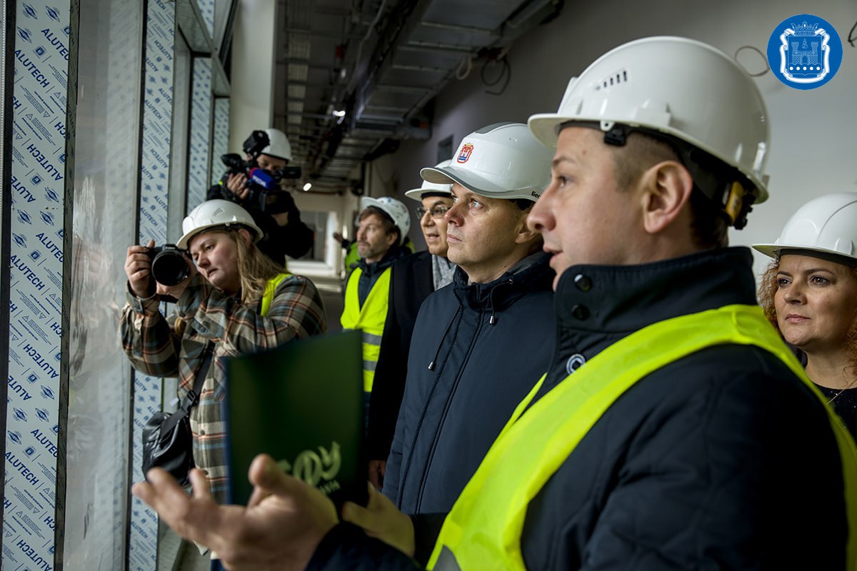 Губернатор Алексей Беспрозванных проверил ход строительства кампуса БФУ им. И. Канта Губернатор Алексей Беспрозванных проверил ход строительства кампуса БФУ им. И. Канта