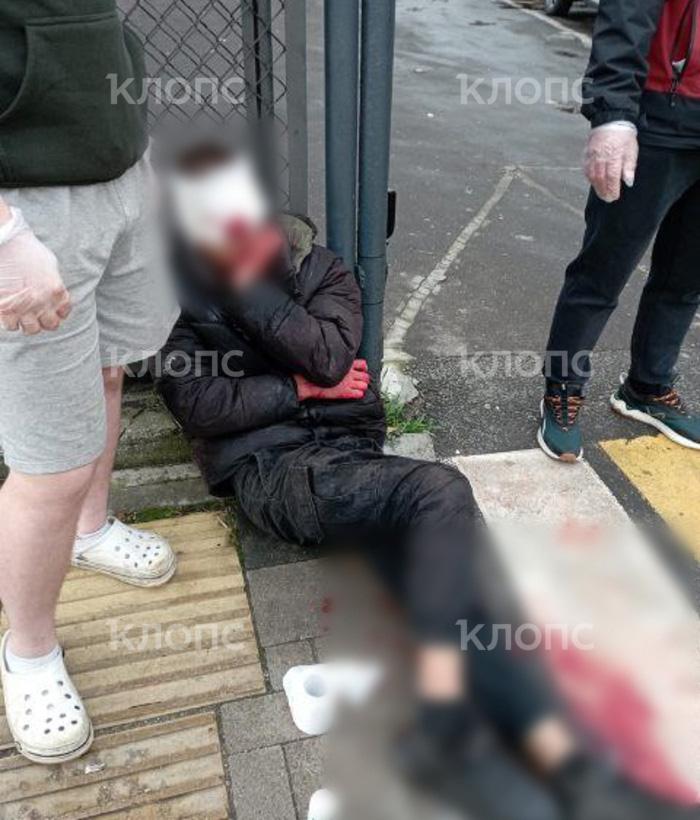 Калининградцы бросились на помощь окровавленному парню, наутро раненый умер в больнице Калининградцы бросились на помощь окровавленному парню, наутро раненый умер в больнице