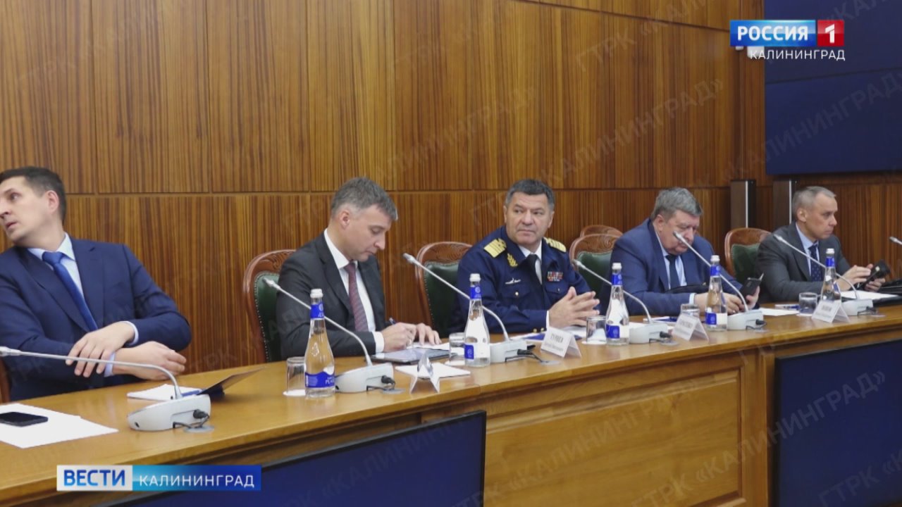 Помощник Президента России Николай Патрушев, полпред Президента на Северо-Западе Игорь Руденя и глава региона Алексей Беспрозванных рассмотрели актуальные вопросы морской деятельности