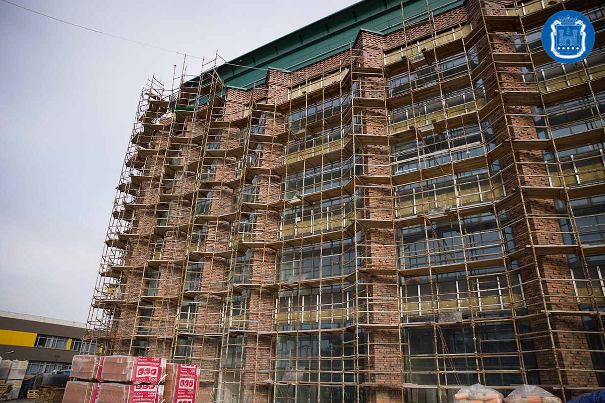 Губернатор Алексей Беспрозванных проверил ход строительства кампуса БФУ им. И. Канта Губернатор Алексей Беспрозванных проверил ход строительства кампуса БФУ им. И. Канта