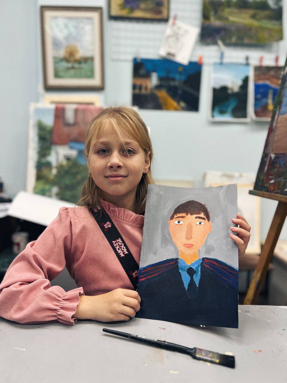 Дети из Муниципального бюджетного учреждения дополнительного образования «Детская школа искусств г. Багратионовска» (МБУ ДО ДШИ г. Багратионовска) решили поздравить сотрудников полиции с Днем сотрудника органов внутренних... Дети из Муниципального бюджетного учреждения дополнительного образования «Детская школа искусств г. Багратионовска» (МБУ ДО ДШИ г. Багратионовска) решили поздравить сотрудников полиции с Днем сотрудника органов внутренних...