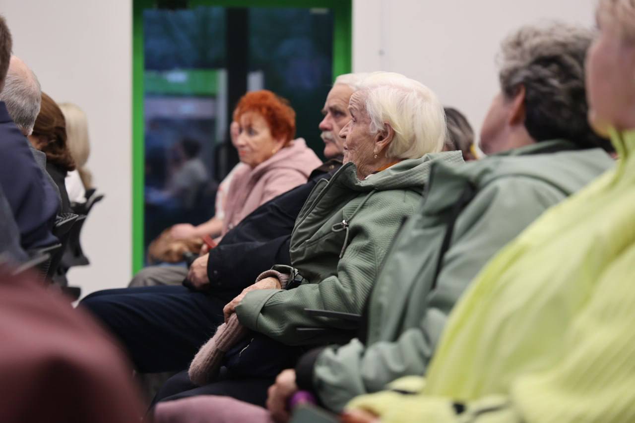 Елена Дятлова: Вчерашний вечер посвятила общению с жителями Прибрежного Елена Дятлова: Вчерашний вечер посвятила общению с жителями Прибрежного