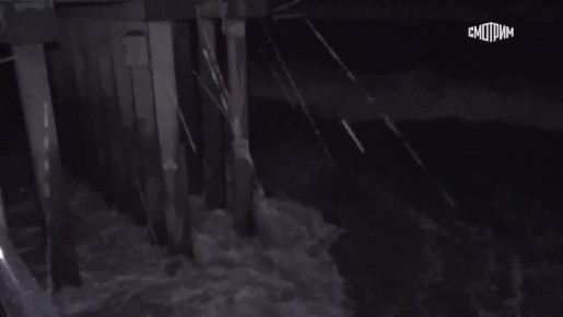 Калининградскую область накрыл циклон "Латар", принеся с собой ливни и шквалистый ветер, который на побережье достигает штормовых значений