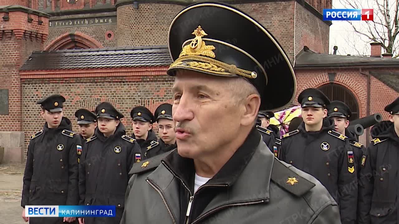 День основания российского военно-морского флота – праздник, который, как и три столетия назад, объединил поколения