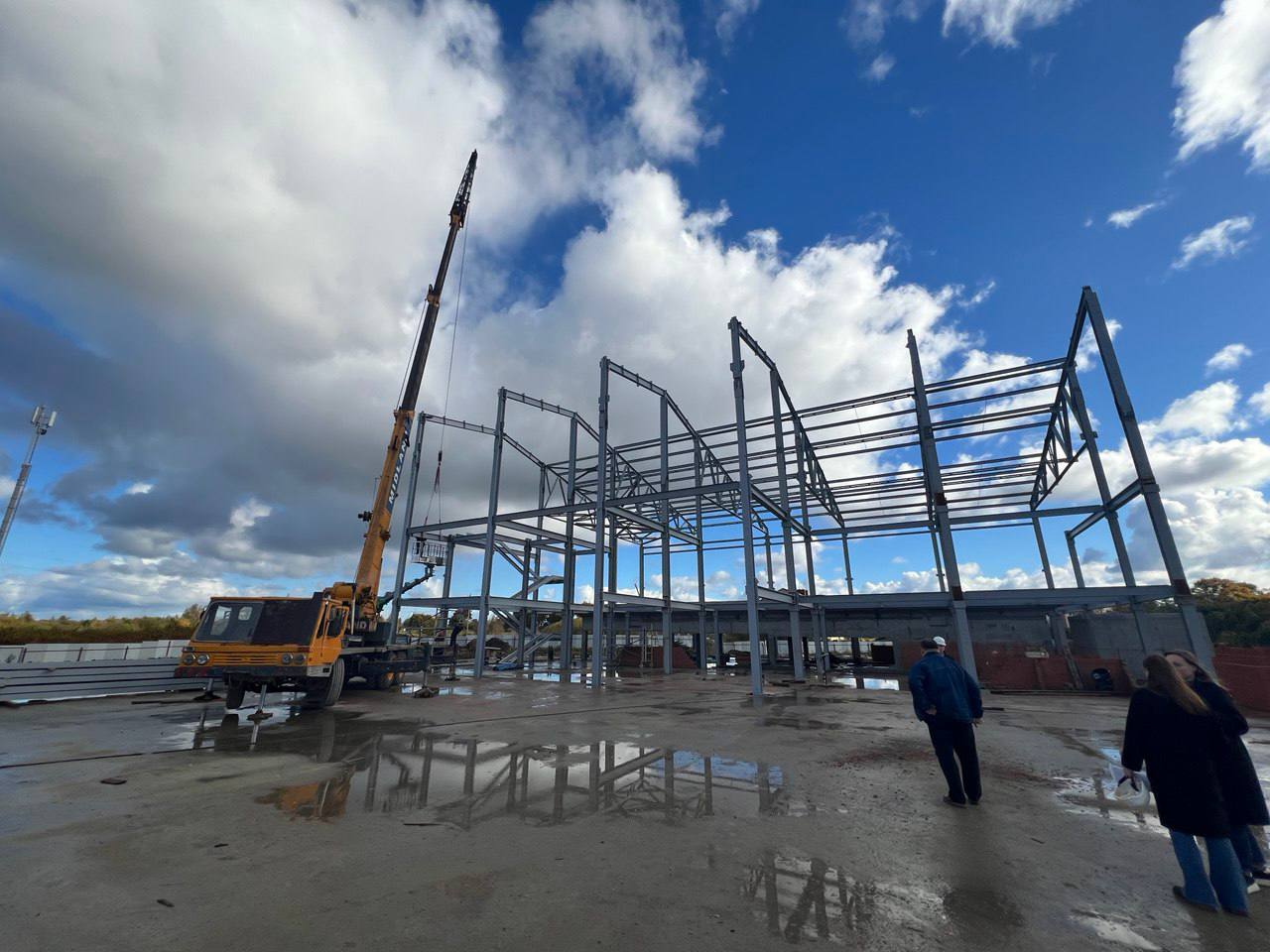 Прокурор Гвардейского района с выездом проверил ход строительства физкультурно-оздоровительного комплекса Прокурор Гвардейского района с выездом проверил ход строительства физкультурно-оздоровительного комплекса