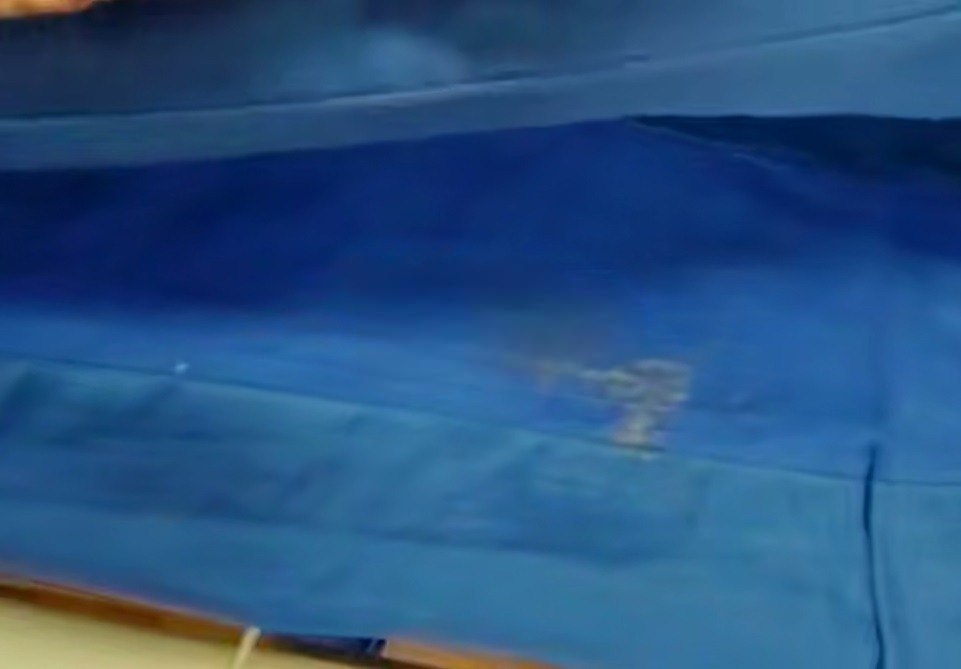 Мамочка пациента Детской областной больницы пожаловалась на грязь в палате