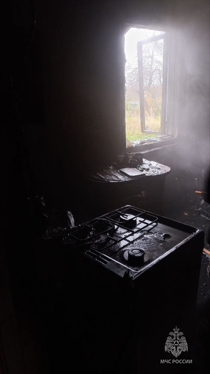 Сотрудники МЧС России потушили пожар в Гвардейском муниципальном округе Сотрудники МЧС России потушили пожар в Гвардейском муниципальном округе