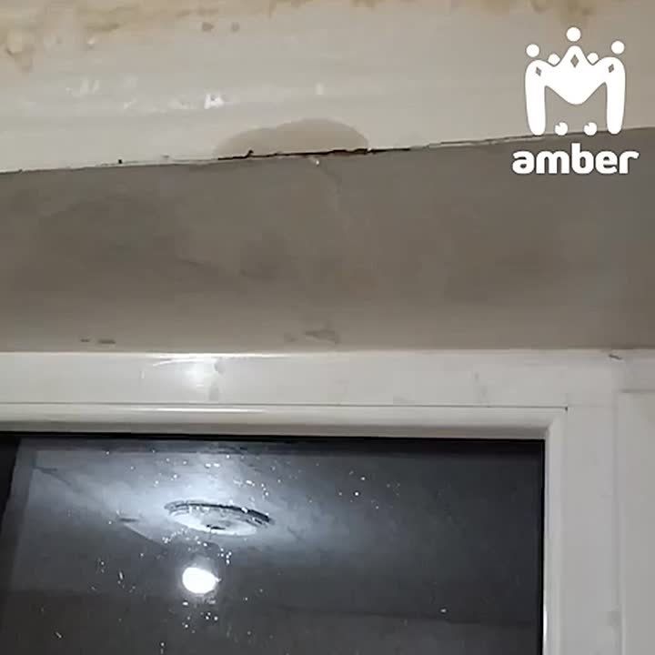 В доме на Трибуца постоянные потопы из-за того, что уже несколько лет ФКР не может сделать крышу