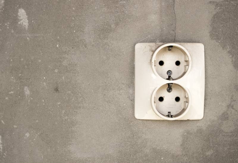 Ночью в Калининграде плохая проводка едва не погубила людей