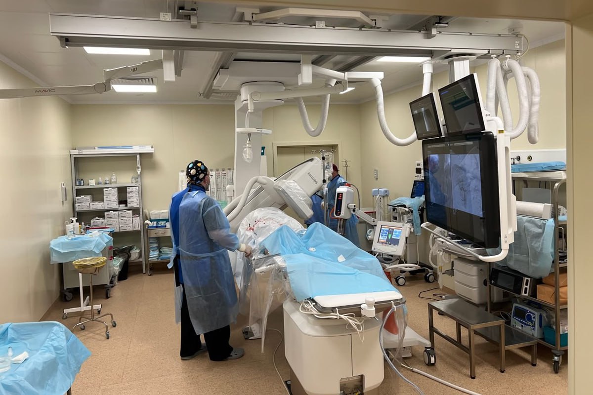 В онкоцентре Калининграда уже более 60 операций по точечной химиотерапии провели под музыку