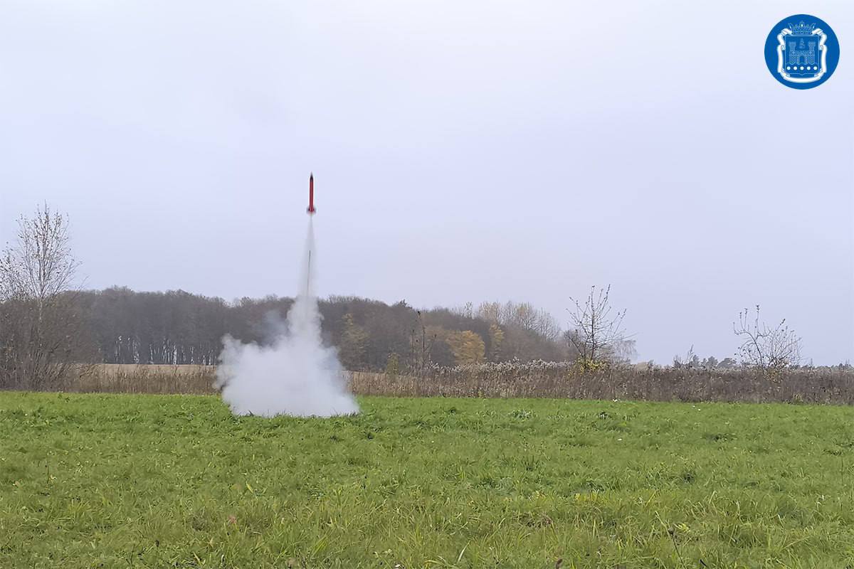 Калининградские школьники сконструировали и запустили ракеты Калининградские школьники сконструировали и запустили ракеты