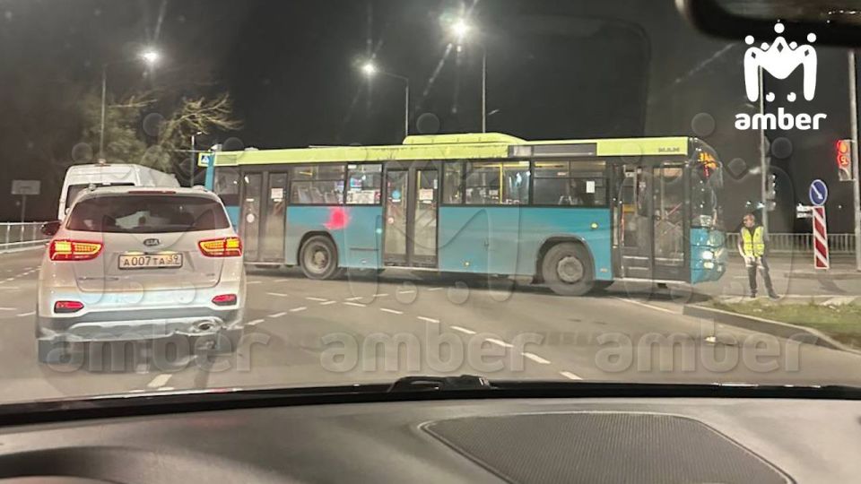 Авария с 29 автобусом на пересечении Транспортной и Суворова