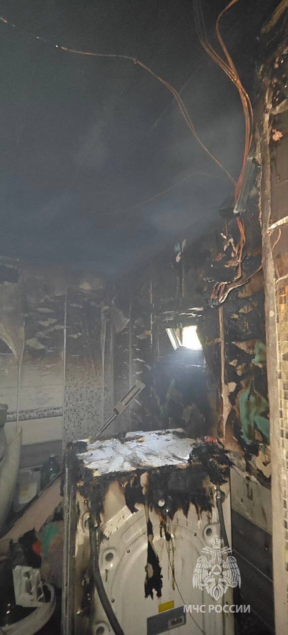 Эвакуировали шесть человек: в доме на улице Барклая-де-Толли горела ванная комната