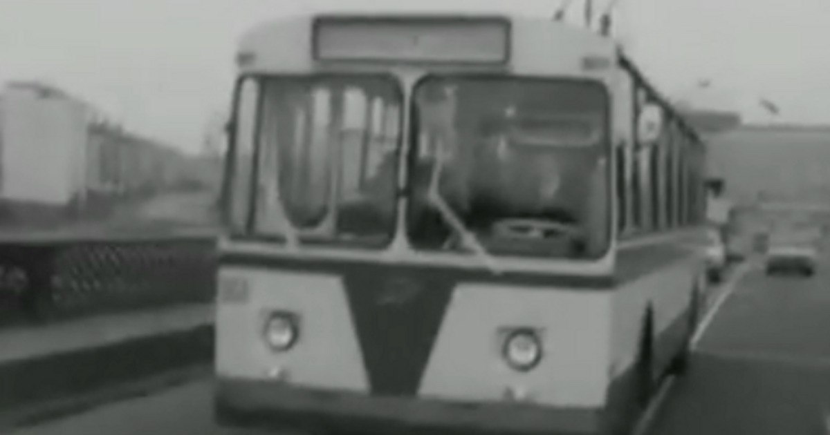 В «Гор-Трансе» показали, как ровно 50 лет назад в Калининграде запустили первые троллейбусы (видео)