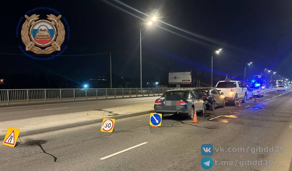 Сотрудники отделения Госавтоинспекции ОМВД России «Зеленоградский» провели беседу с учащимися старших классов МАОУ СОш пос Сотрудники отделения Госавтоинспекции ОМВД России «Зеленоградский» провели беседу с учащимися старших классов МАОУ СОш пос