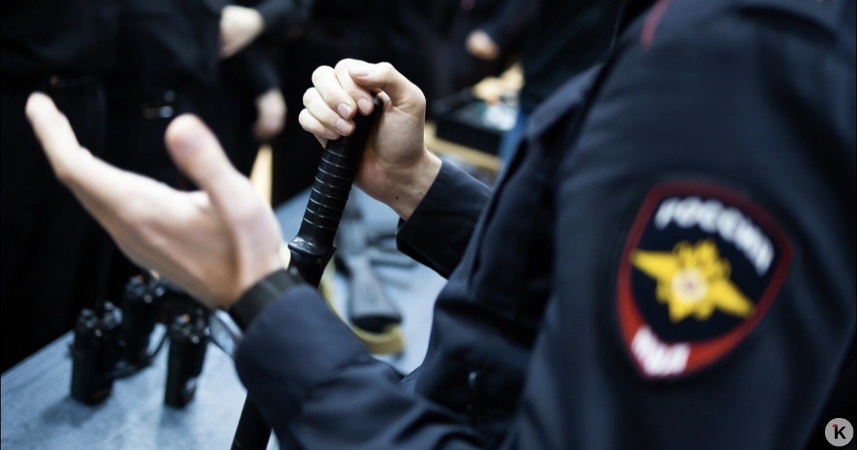 Блогеру Арсену Маркаряну продлили арест