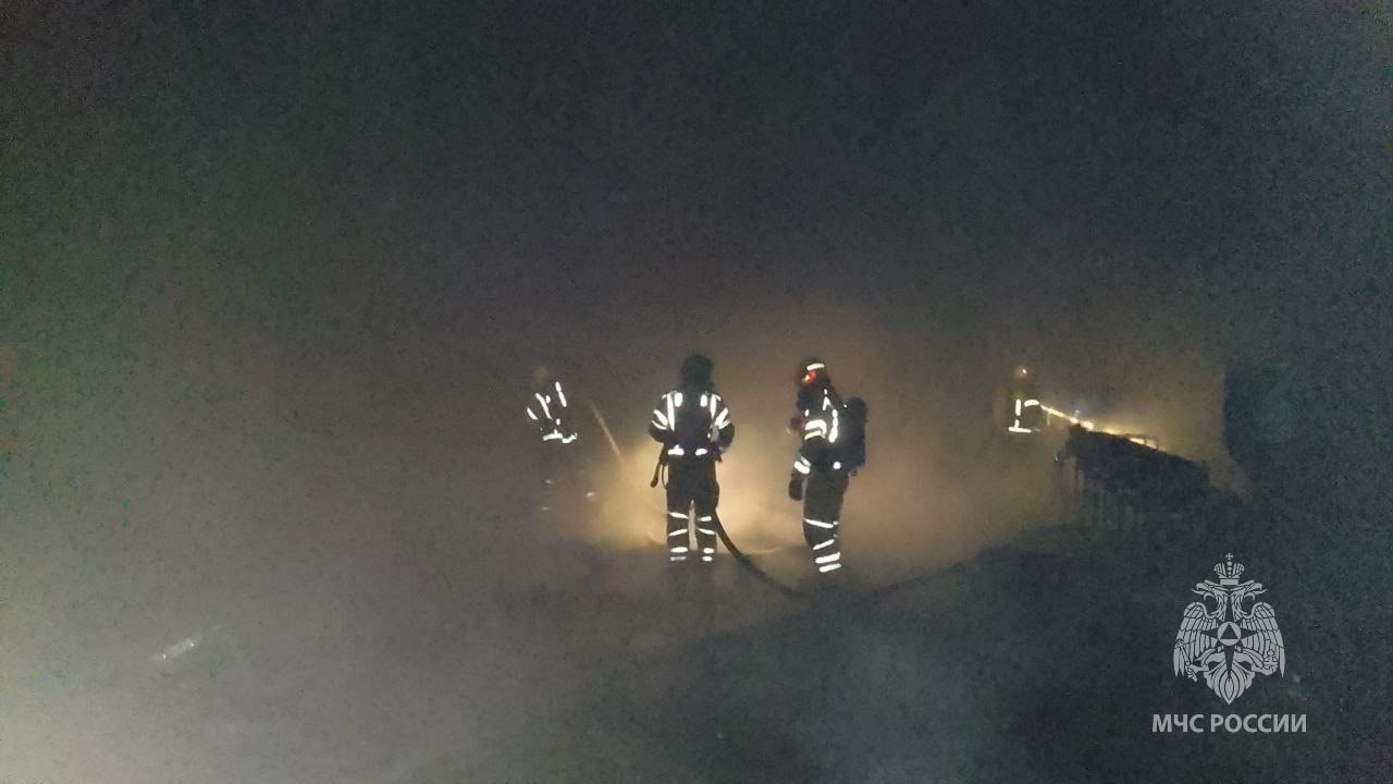 Сотрудники МЧС России потушили пожар в Калининграде