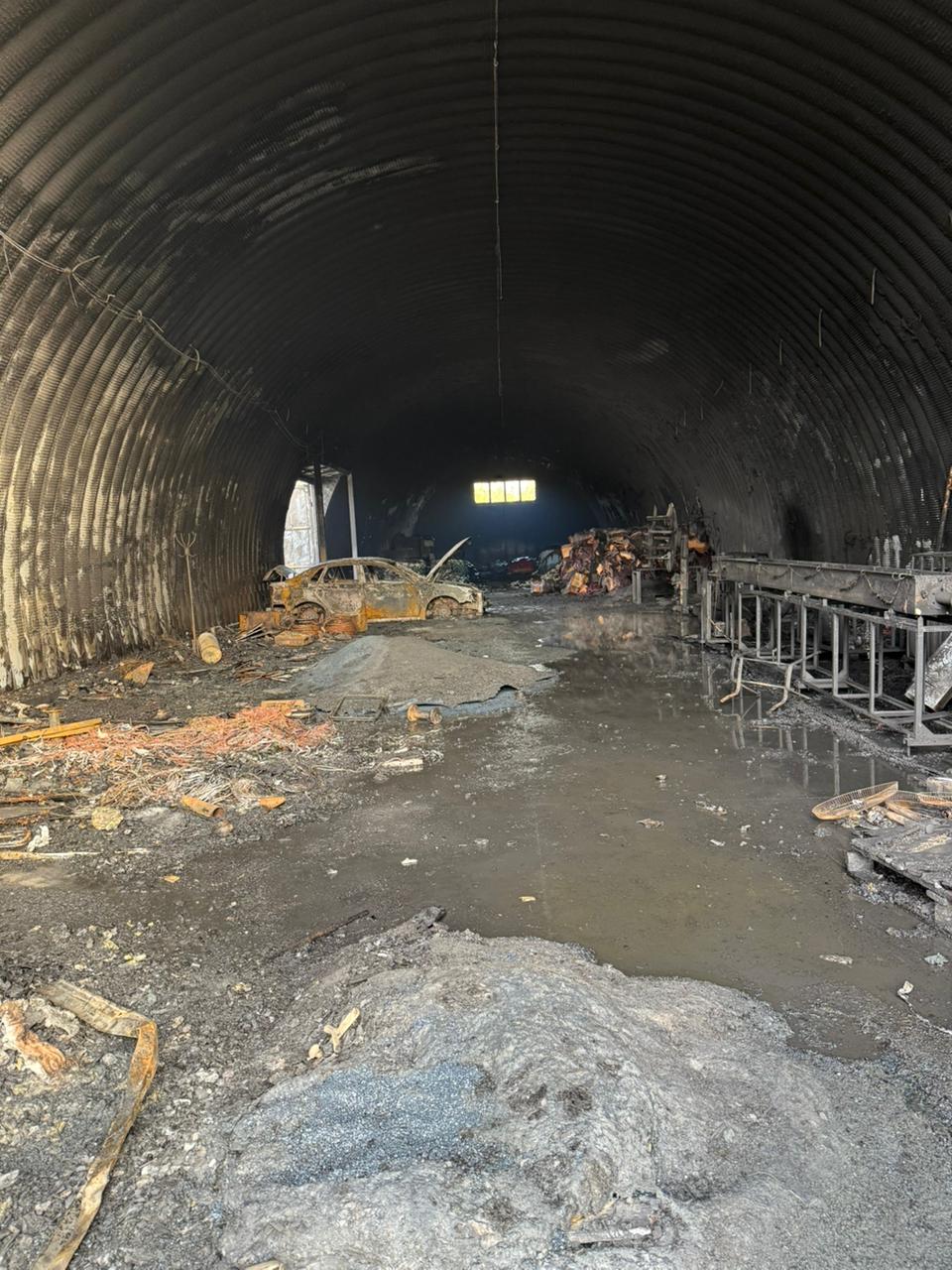 фото с места происшествия. В Калининграде следователи регионального управления Следственного комитета выясняют обстоятельства гибели мужчины при пожаре фото с места происшествия. В Калининграде следователи регионального управления Следственного комитета выясняют обстоятельства гибели мужчины при пожаре