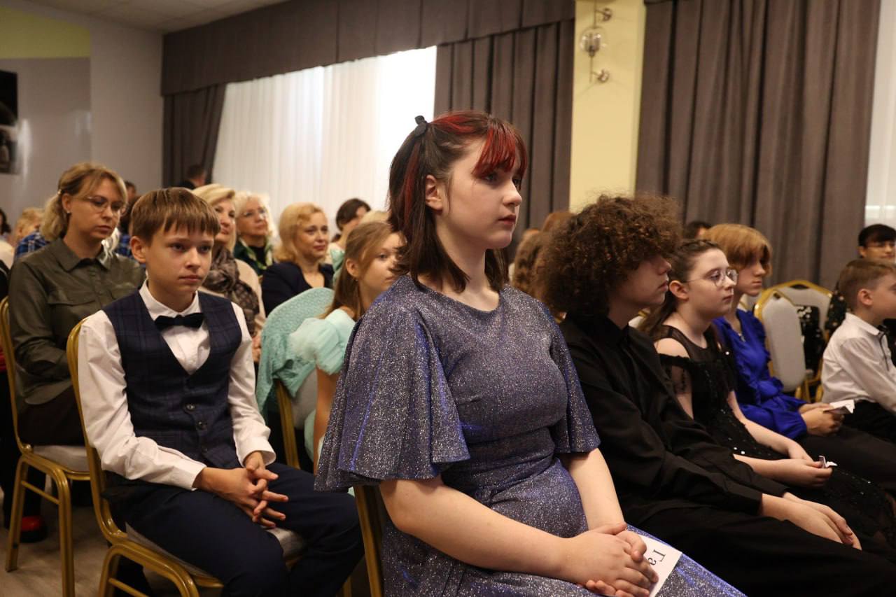 Елена Дятлова: Вручила свидетельства стипендиатов городского округа «Город Калининград» нашим звездочкам - учащимся учреждений дополнительного образования в сфере культуры! Елена Дятлова: Вручила свидетельства стипендиатов городского округа «Город Калининград» нашим звездочкам - учащимся учреждений дополнительного образования в сфере культуры!