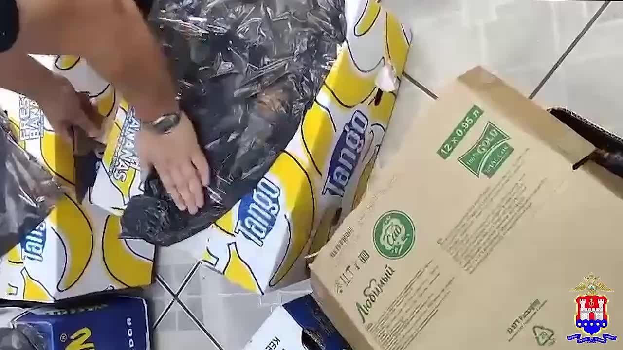 Одиннадцать коробок с алкоголем изъяли в "Кенигмаркете" на Интернациональной