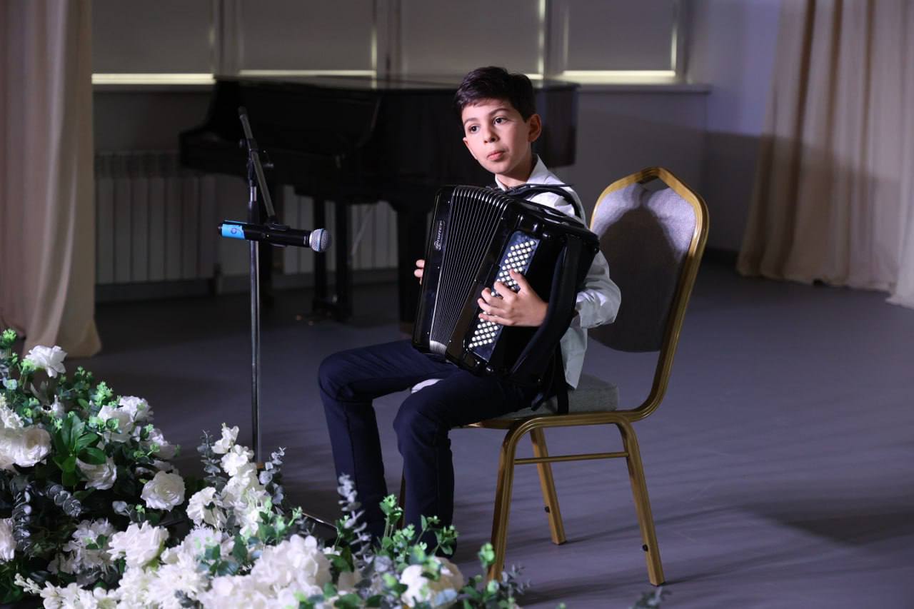 Елена Дятлова: Вручила свидетельства стипендиатов городского округа «Город Калининград» нашим звездочкам - учащимся учреждений дополнительного образования в сфере культуры! Елена Дятлова: Вручила свидетельства стипендиатов городского округа «Город Калининград» нашим звездочкам - учащимся учреждений дополнительного образования в сфере культуры!