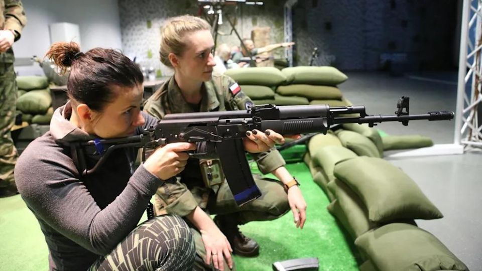 «Самые опасные времена со времен Второй мировой!» - Польша начинает военную подготовку для всех граждан