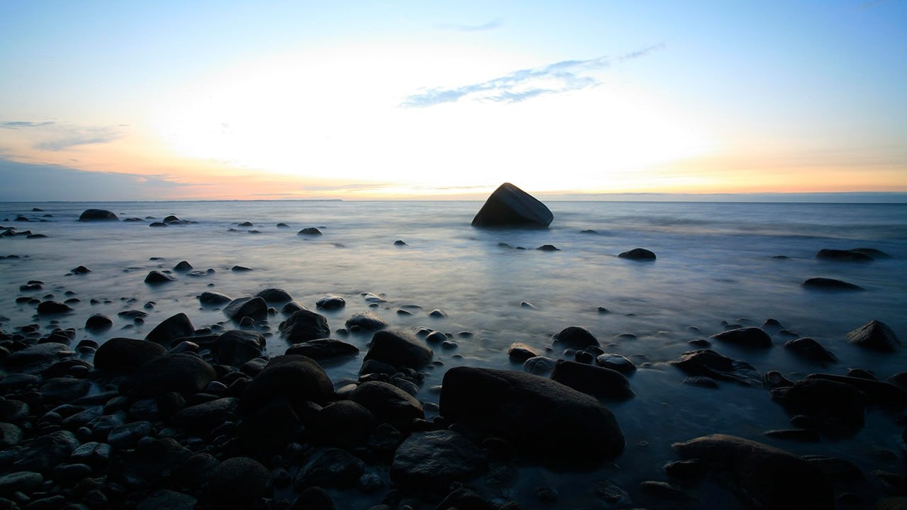 Кибератака, сбой программы или человеческая ошибка могли стать причиной появления "кораблей-призраков" в Балтийском море, рассказал "Звезде" эксперт по ВМФ и военному кораблестроению России Дмитрий Жаворонков.